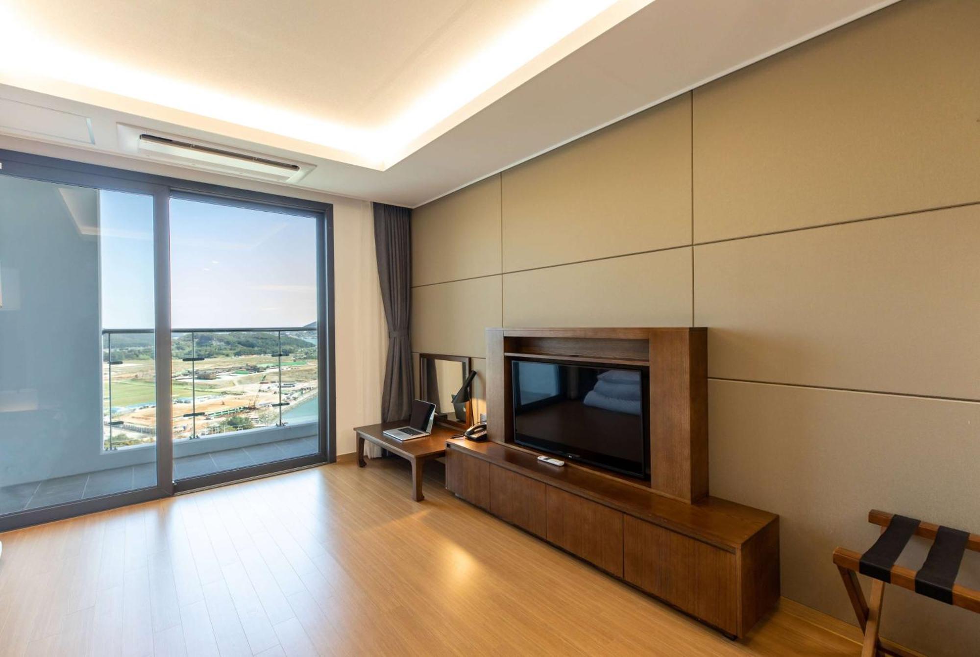 Hotel Ramada Plaza by Wyndham Dolsan Yeosu Zewnętrze zdjęcie