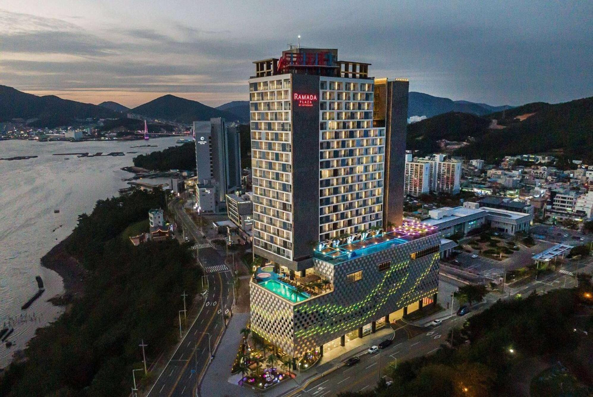 Hotel Ramada Plaza by Wyndham Dolsan Yeosu Zewnętrze zdjęcie
