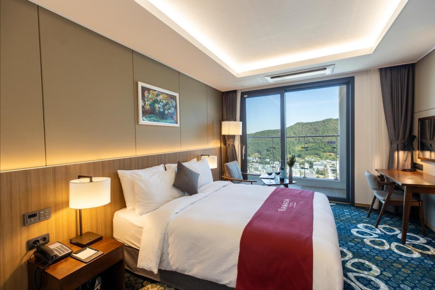Hotel Ramada Plaza by Wyndham Dolsan Yeosu Zewnętrze zdjęcie