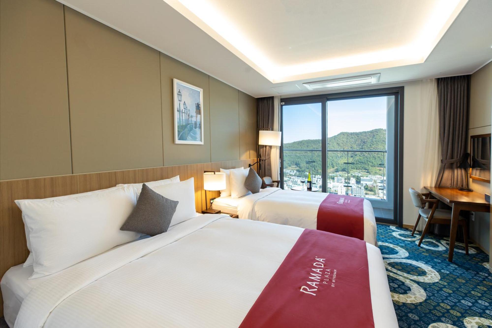 Hotel Ramada Plaza by Wyndham Dolsan Yeosu Zewnętrze zdjęcie